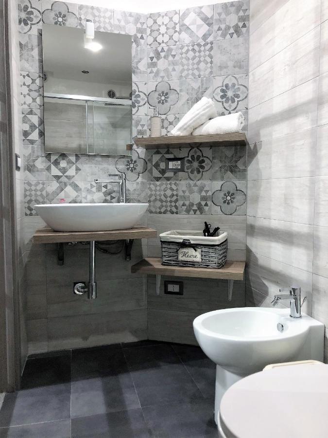 La Casa Di Karola Apartment คาตาเนีย ภายนอก รูปภาพ