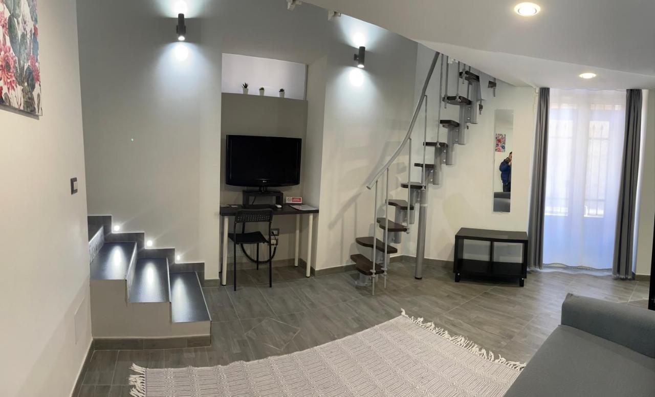 La Casa Di Karola Apartment คาตาเนีย ภายนอก รูปภาพ