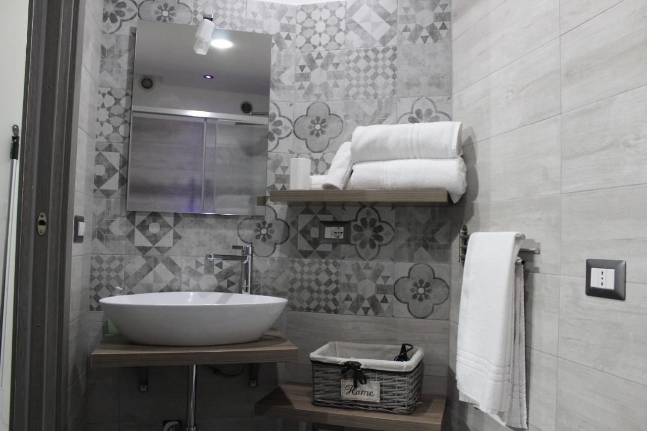 La Casa Di Karola Apartment คาตาเนีย ภายนอก รูปภาพ